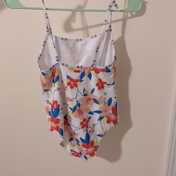 white roxy swimsuit with colorful flowers, size 14. - Picture 3 of 3